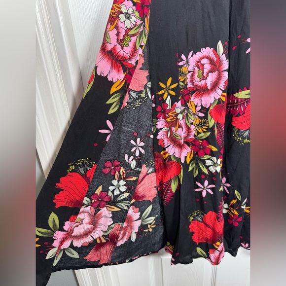 Lulus Black Floral Midi Skirt Side Slits Flowy A-Line Size S - Picture 4 of 7